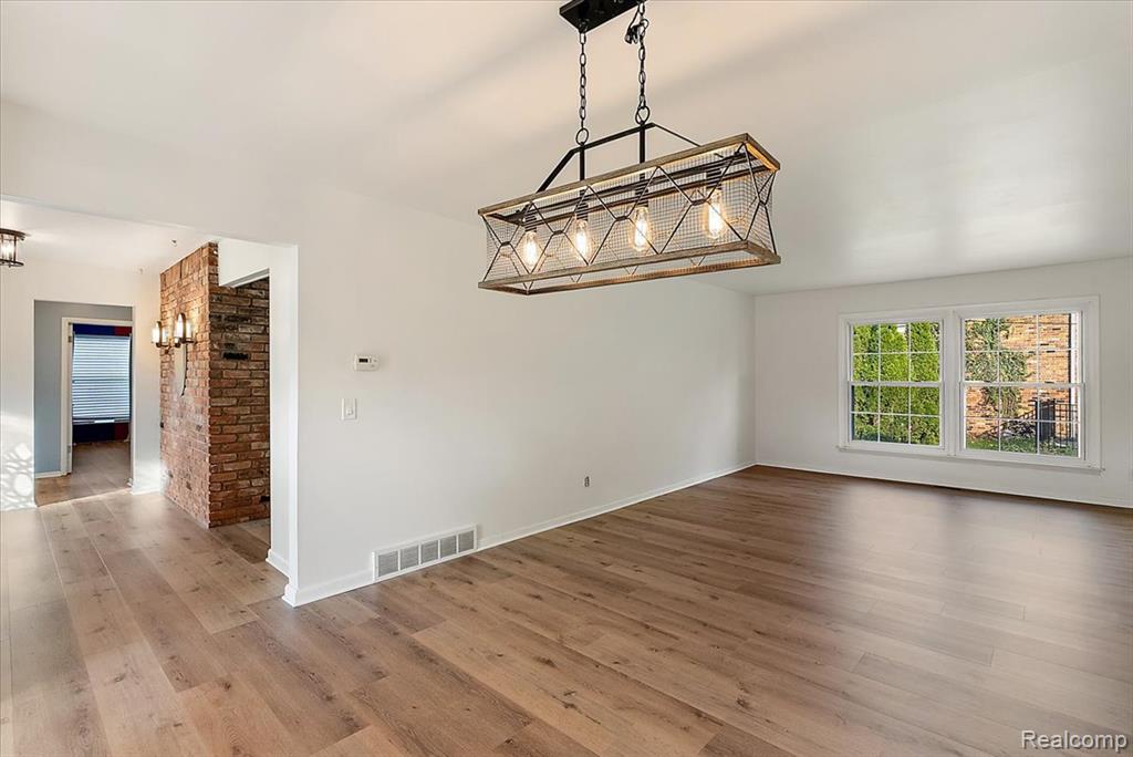 31192 Sunset Court Property Photo 13