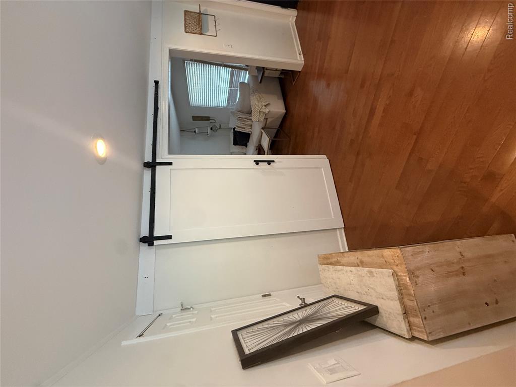 313 N Castell Avenue Property Photo 14