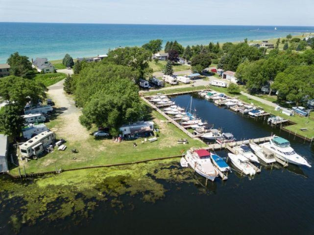 846 S Lakeshore Drive Property Photo 16