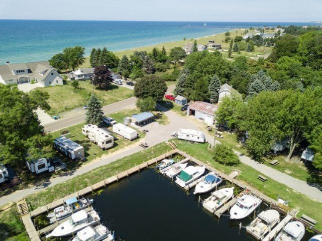 846 S Lakeshore Drive Property Photo 17