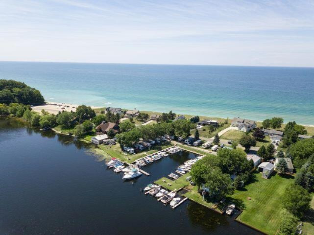 846 S Lakeshore Drive Property Photo 21