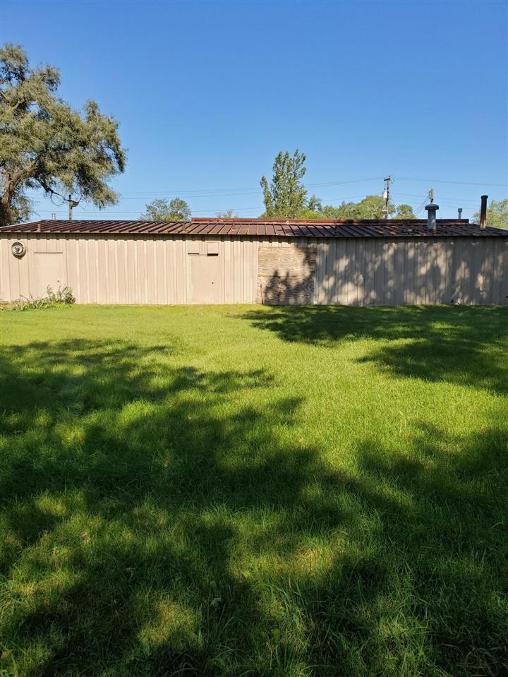 2148 Red Arrow Highway Property Photo 2