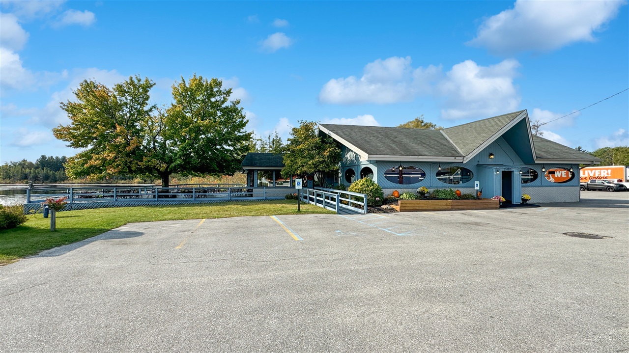 2403 Sunnyside Drive Property Photo 3