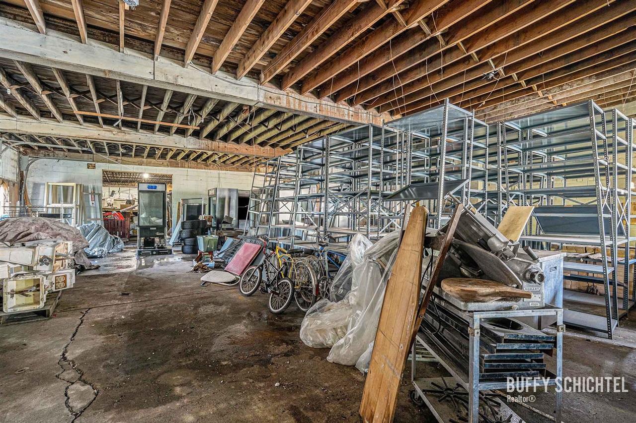 1812 Lakeshore Drive Property Photo 15