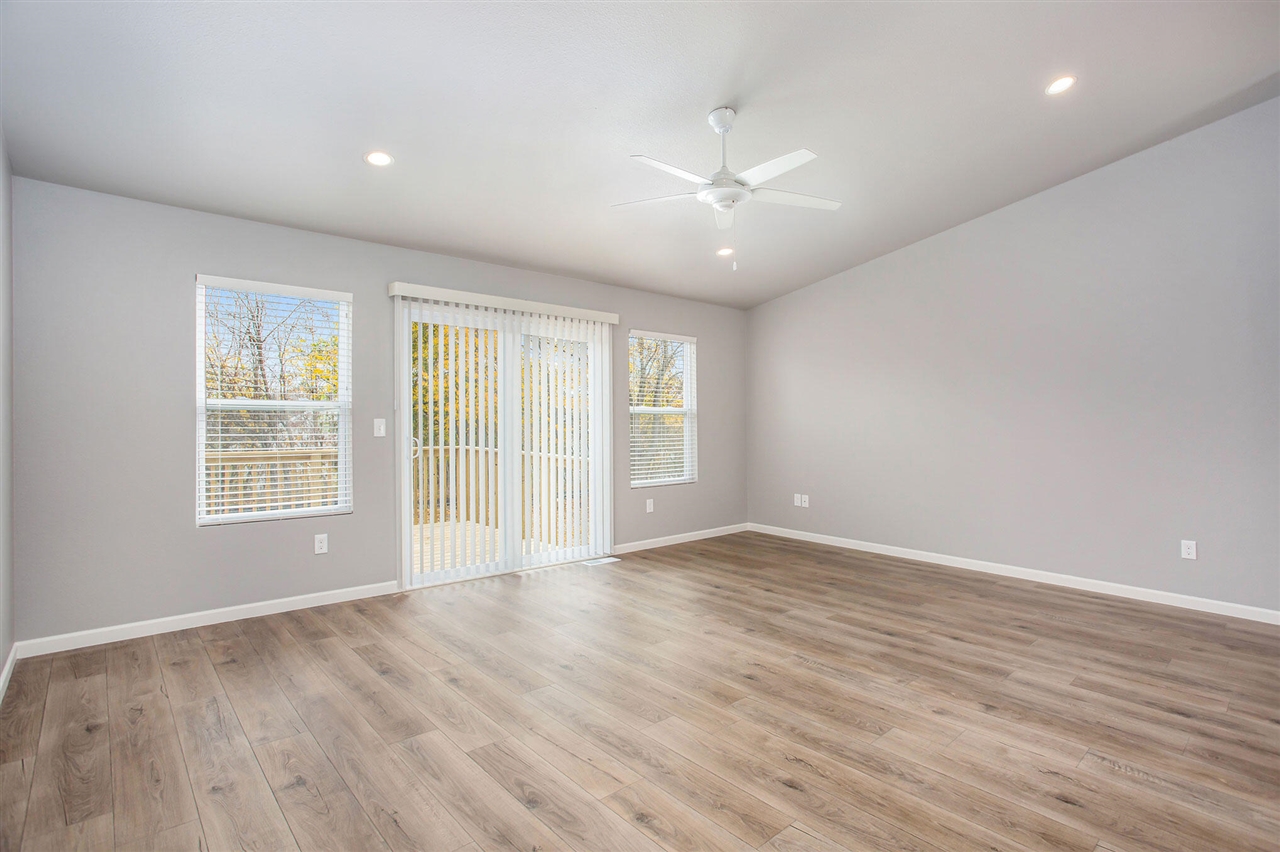 56 Thompson Boulevard Property Photo 5