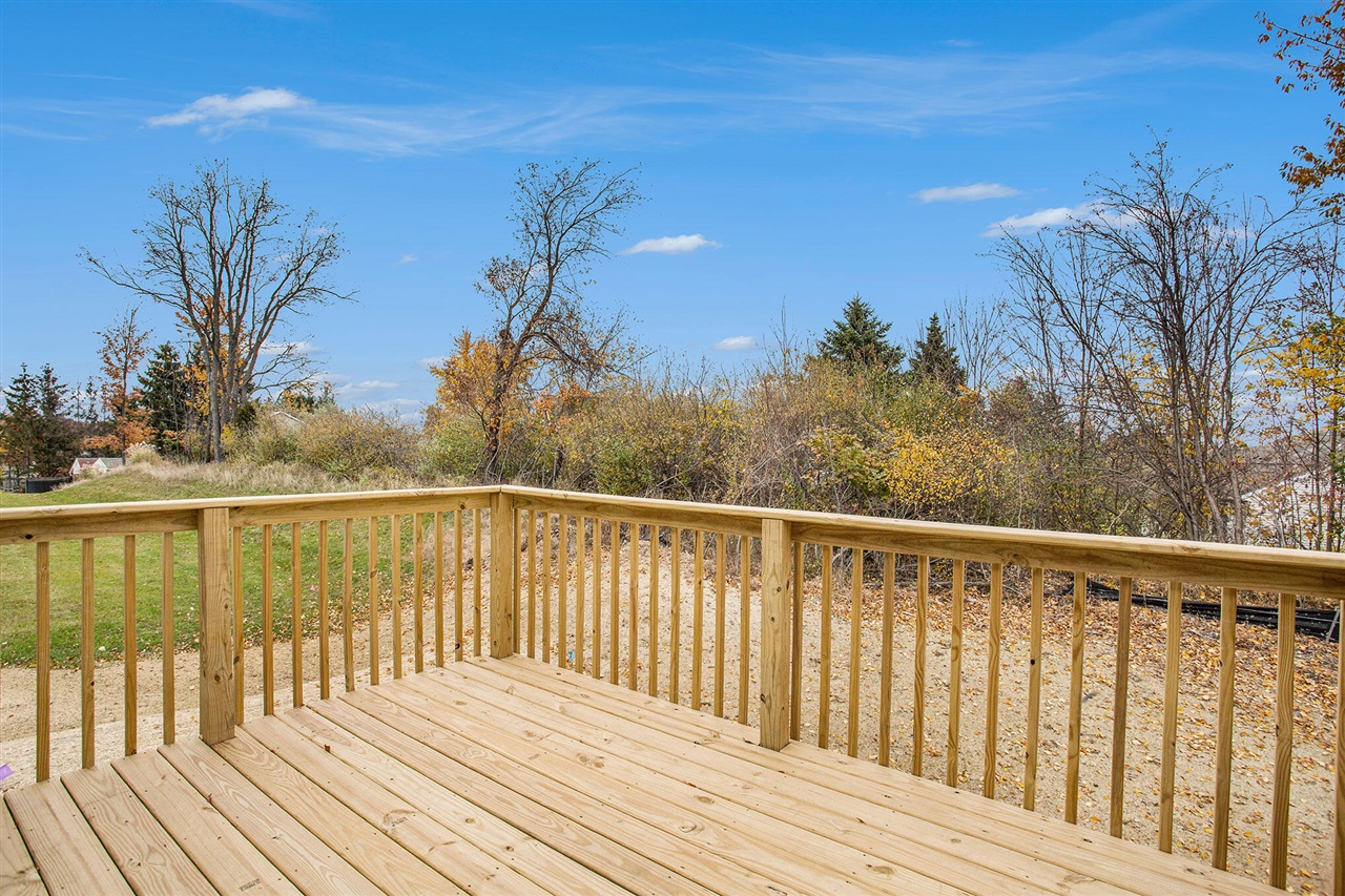 56 Thompson Boulevard Property Photo 6