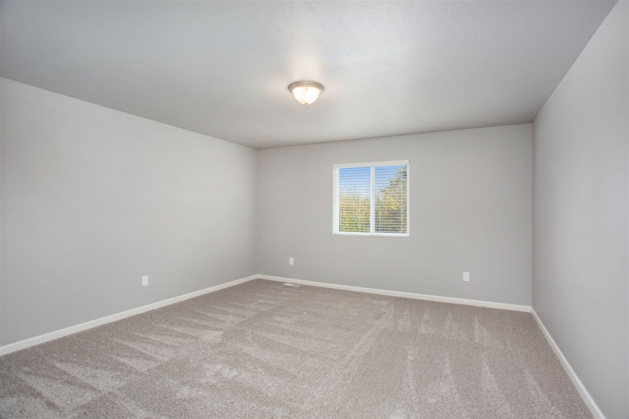 56 Thompson Boulevard Property Photo 9