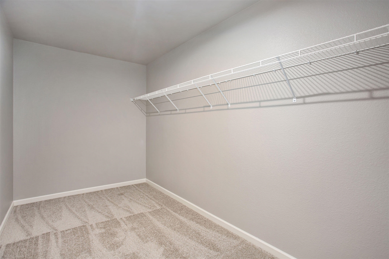 56 Thompson Boulevard Property Photo 10