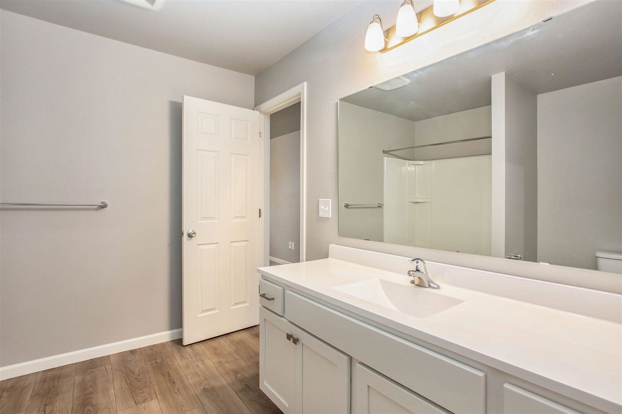 56 Thompson Boulevard Property Photo 11