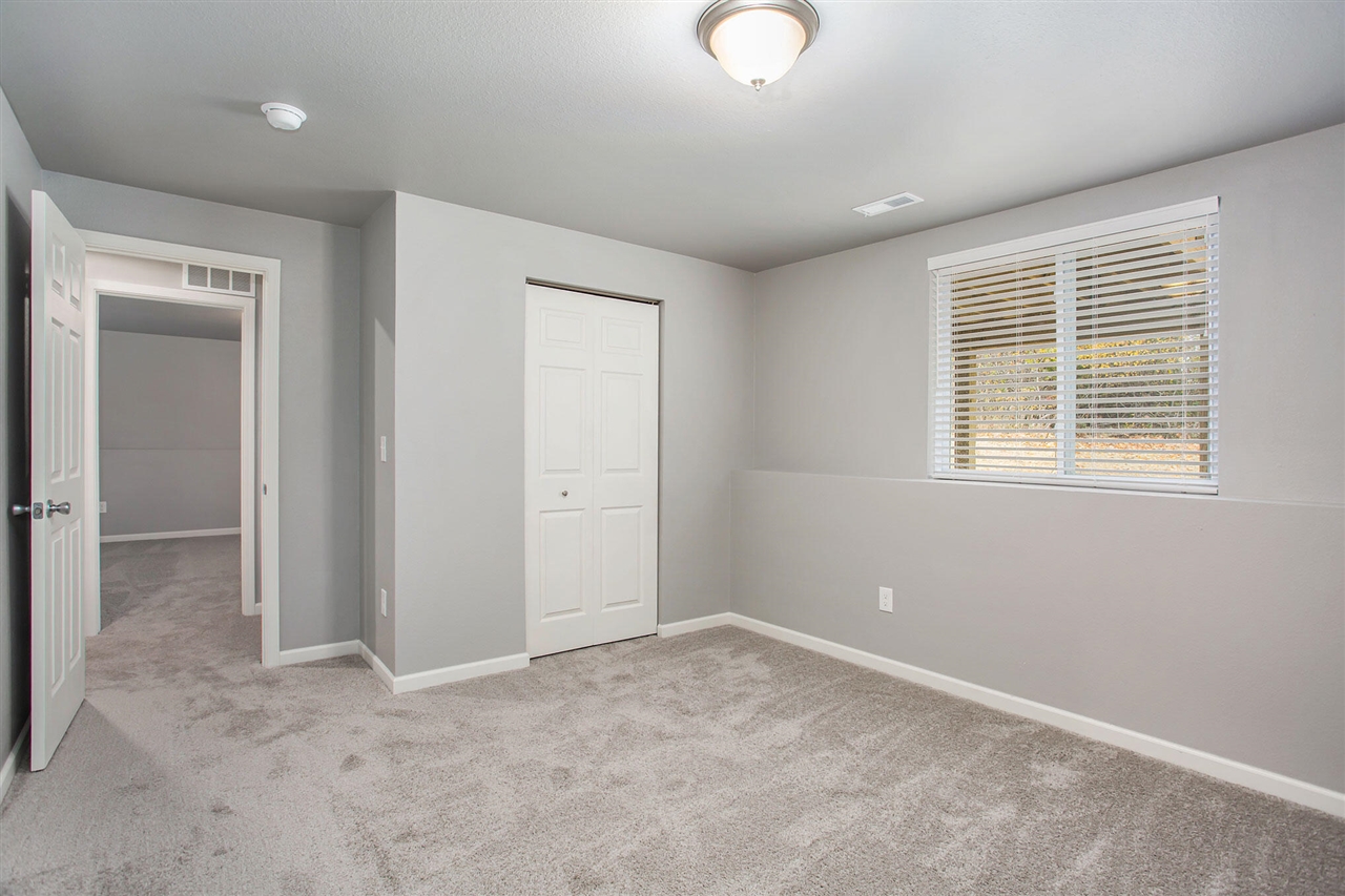 56 Thompson Boulevard Property Photo 14