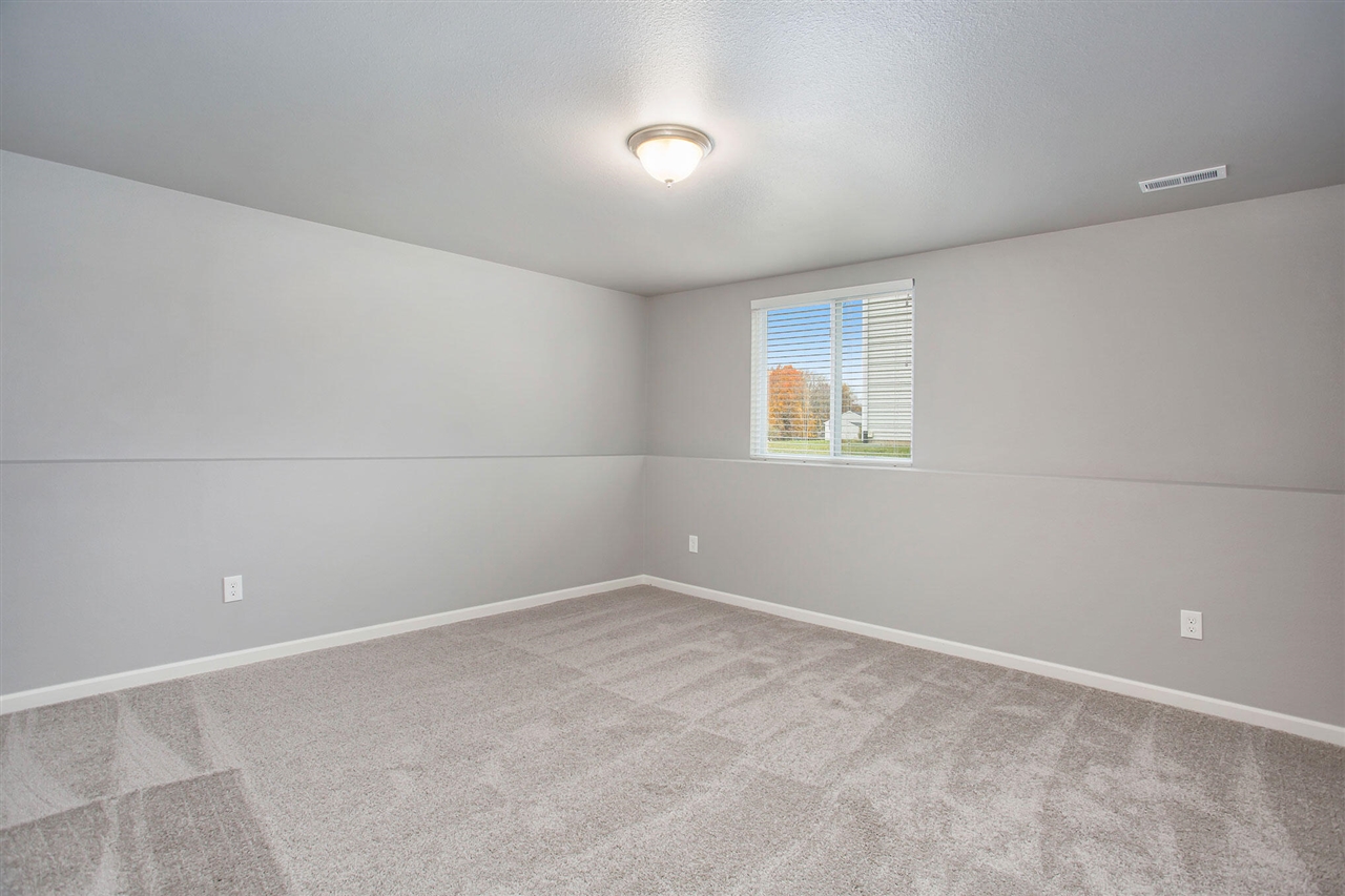 56 Thompson Boulevard Property Photo 15