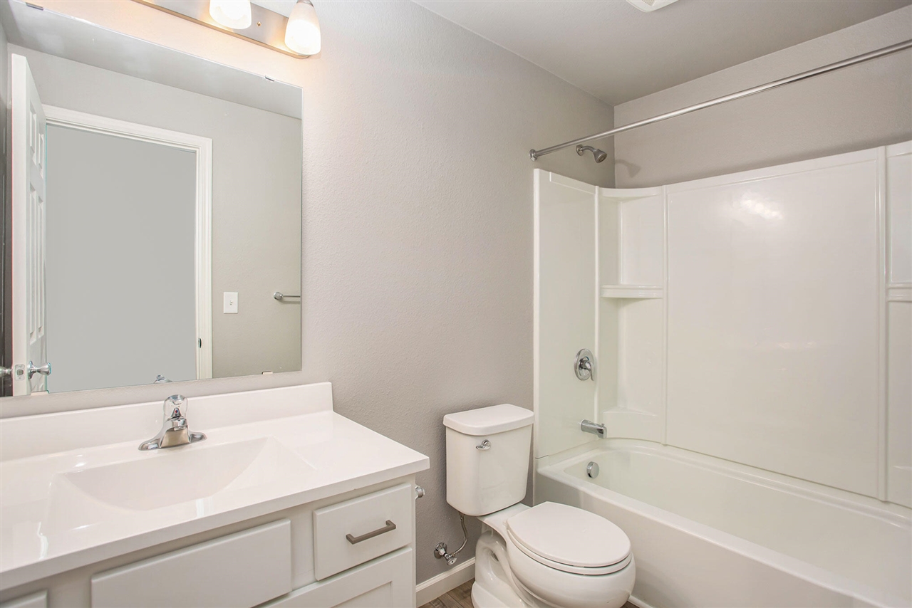 56 Thompson Boulevard Property Photo 17