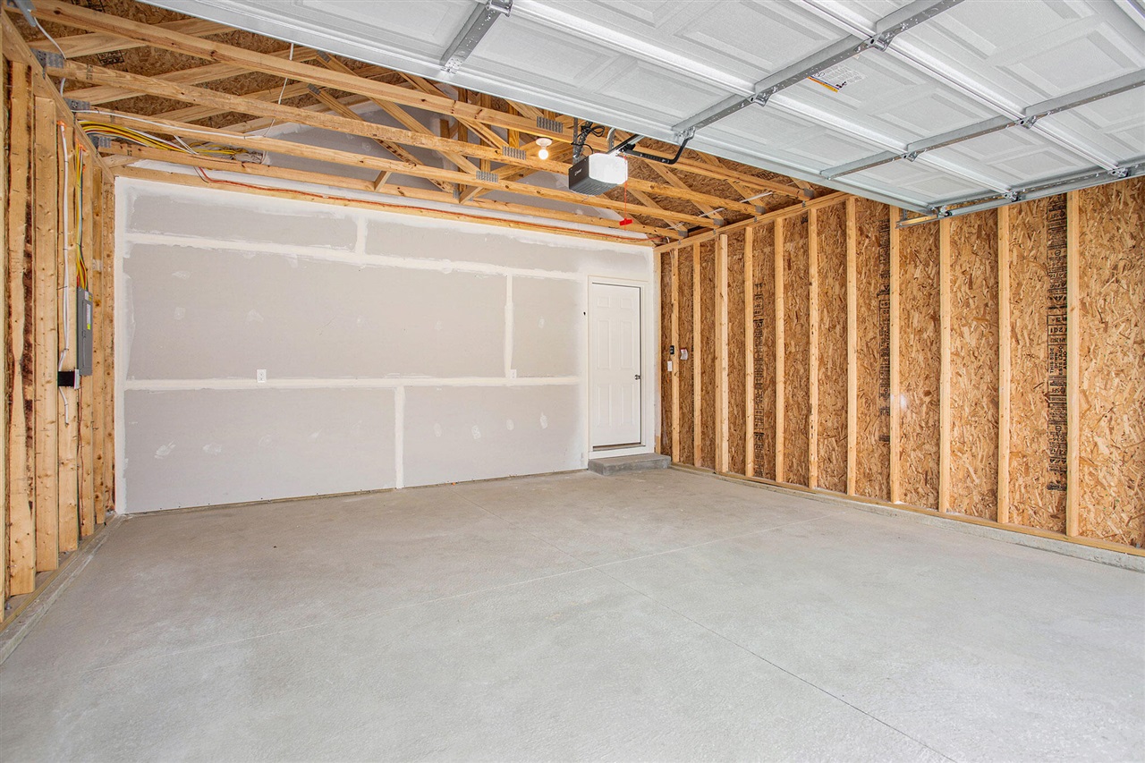 56 Thompson Boulevard Property Photo 18