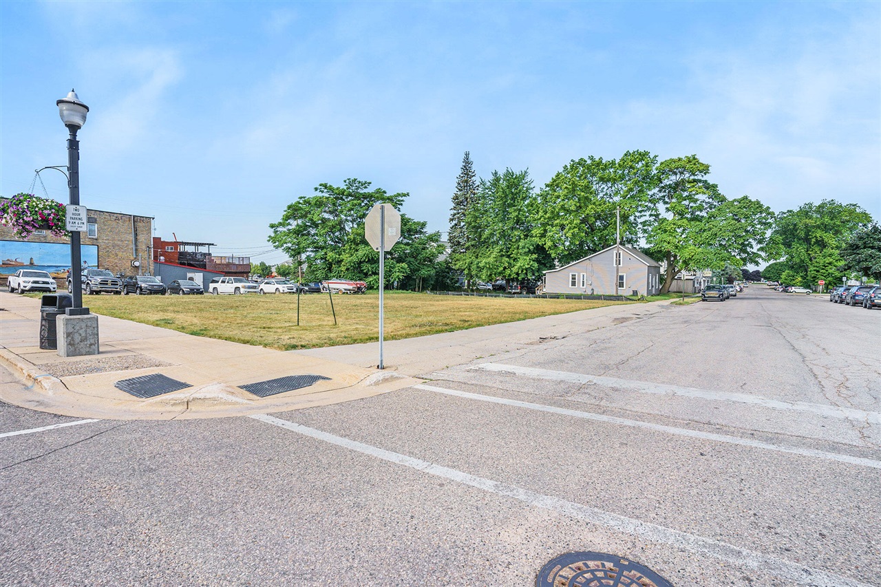 302 S James Street Property Photo 2