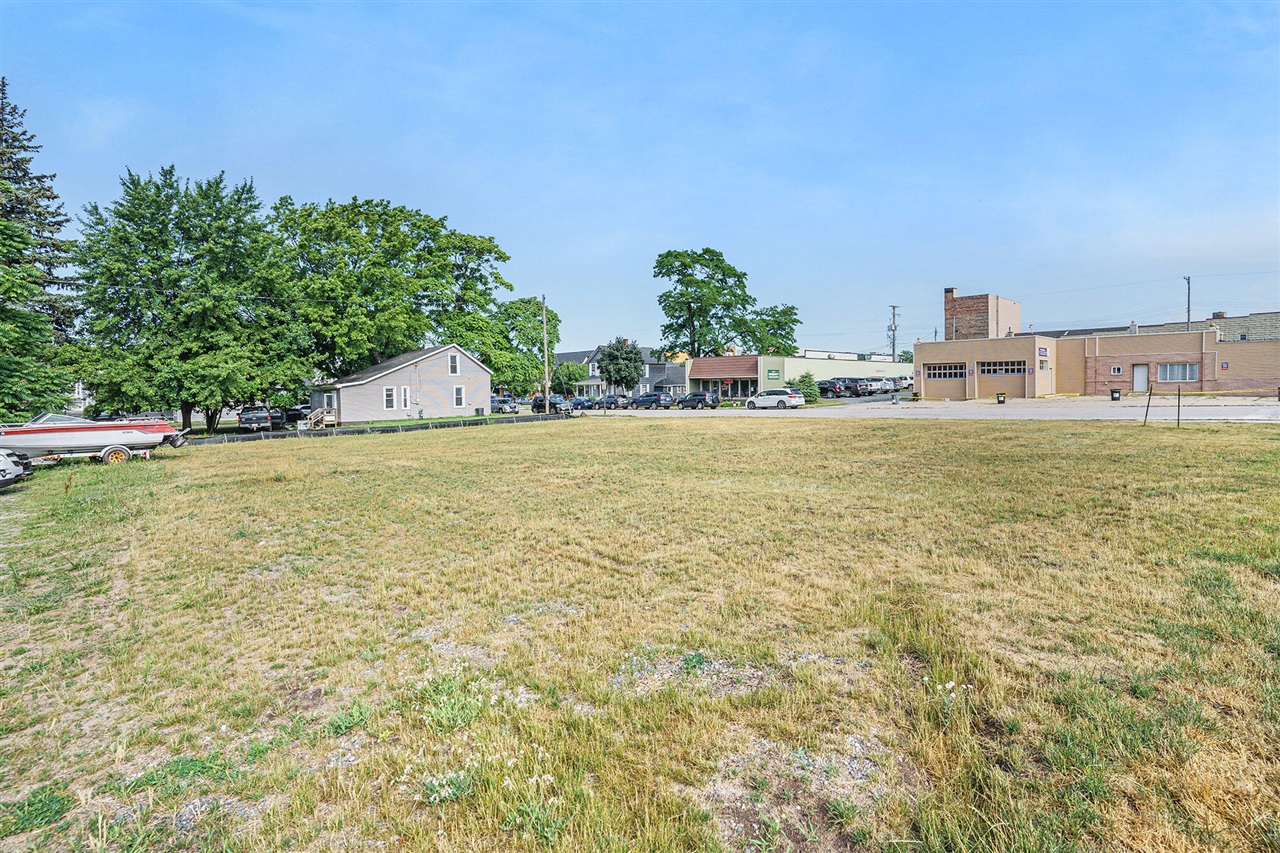 302 S James Street Property Photo 5