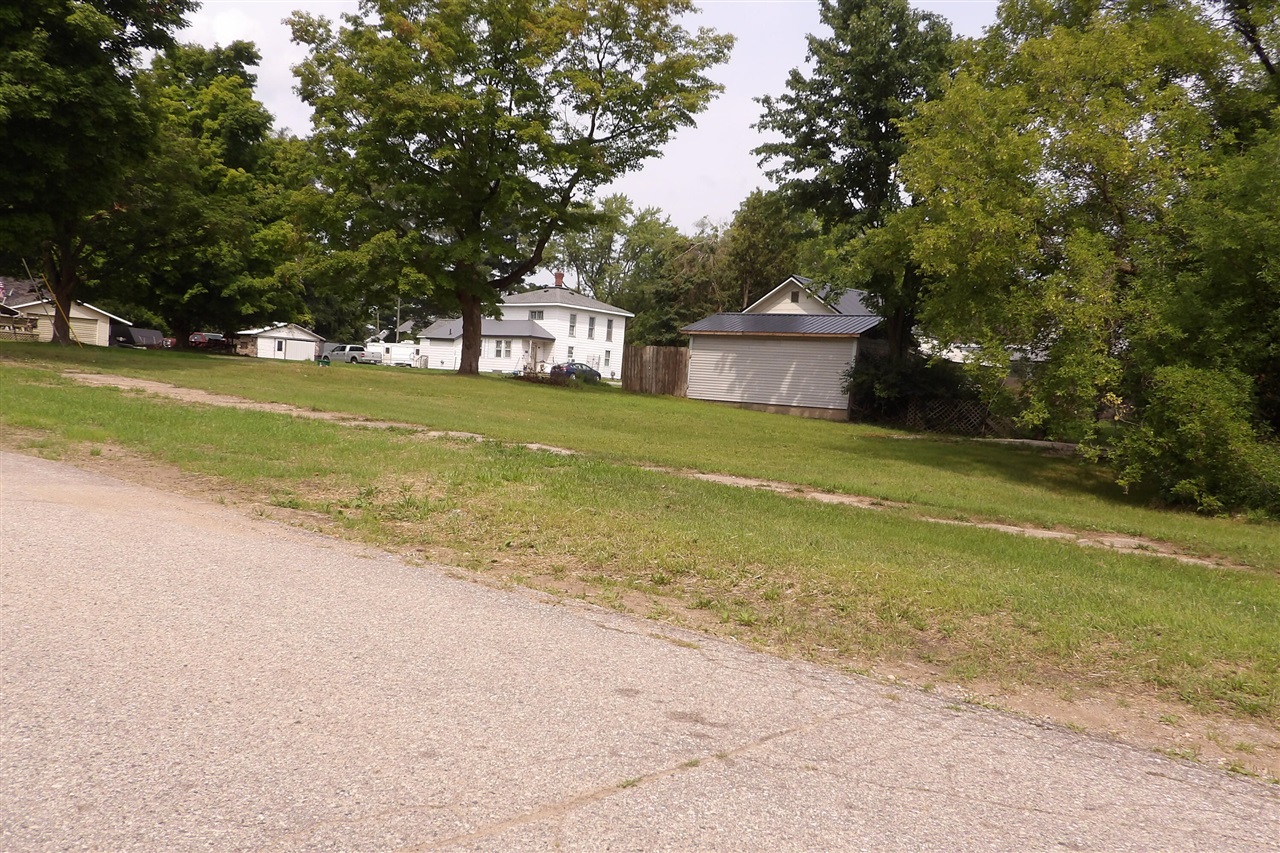 343 S Hemlock Street Property Photo 6
