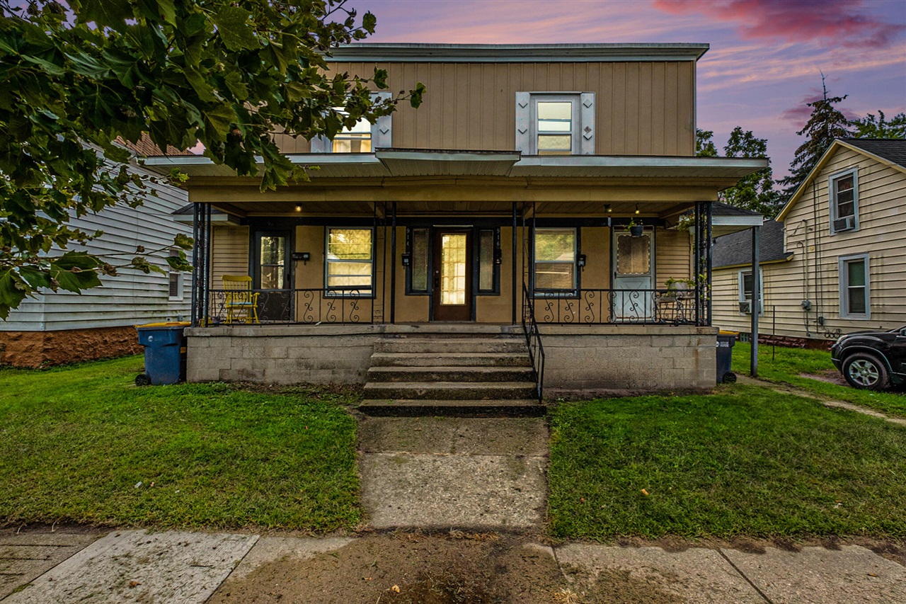 914 Courtney Street Property Photo 1