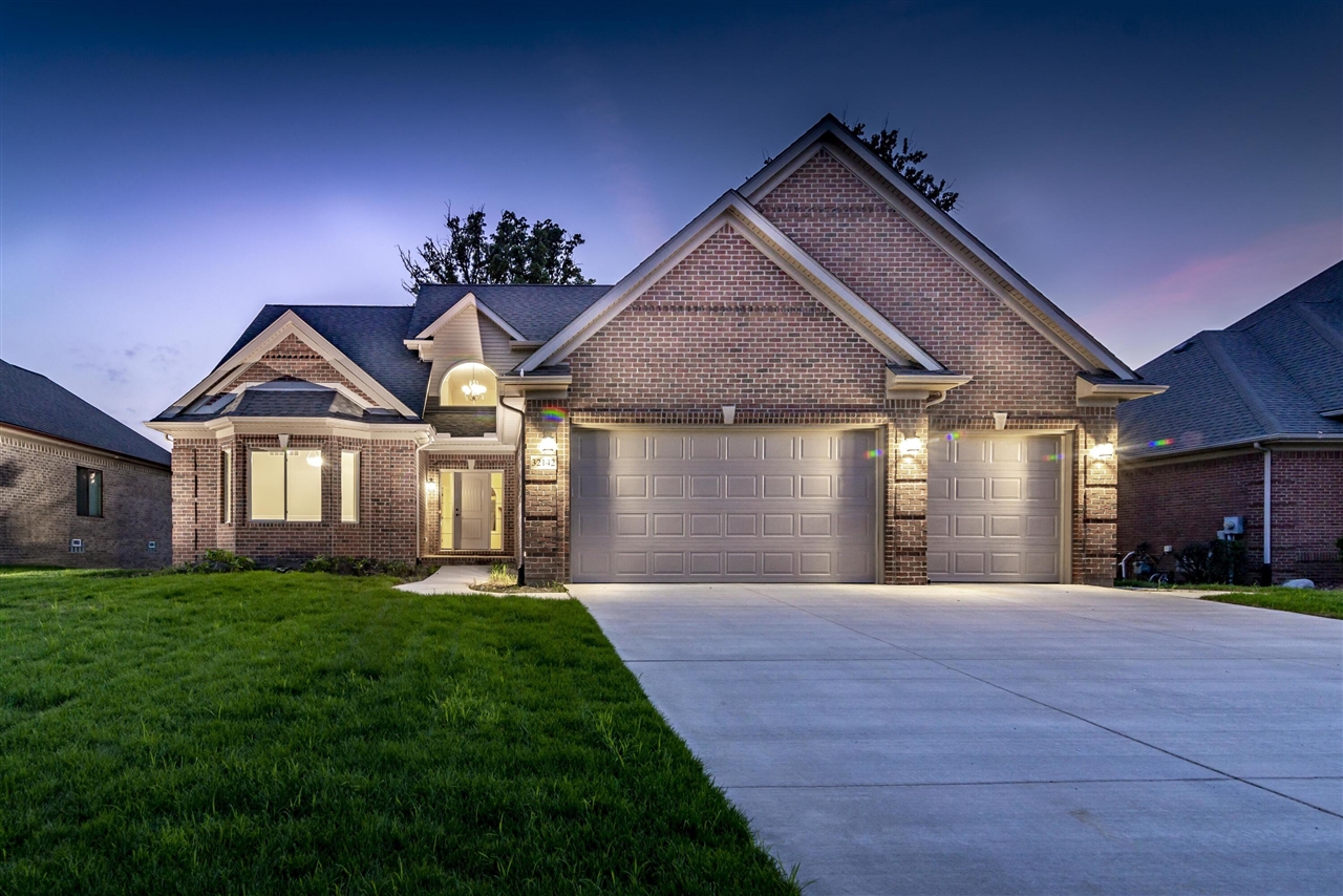 8118 Hunters Ridge Drive Property Photo 1