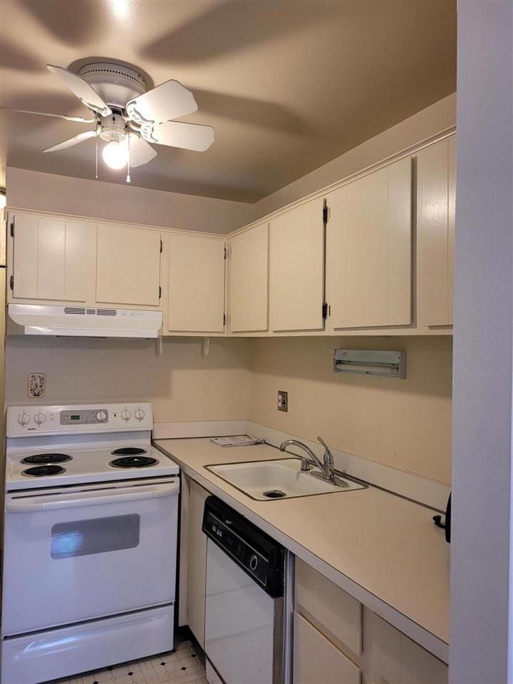 30224 Southfield Road Property Photo 4
