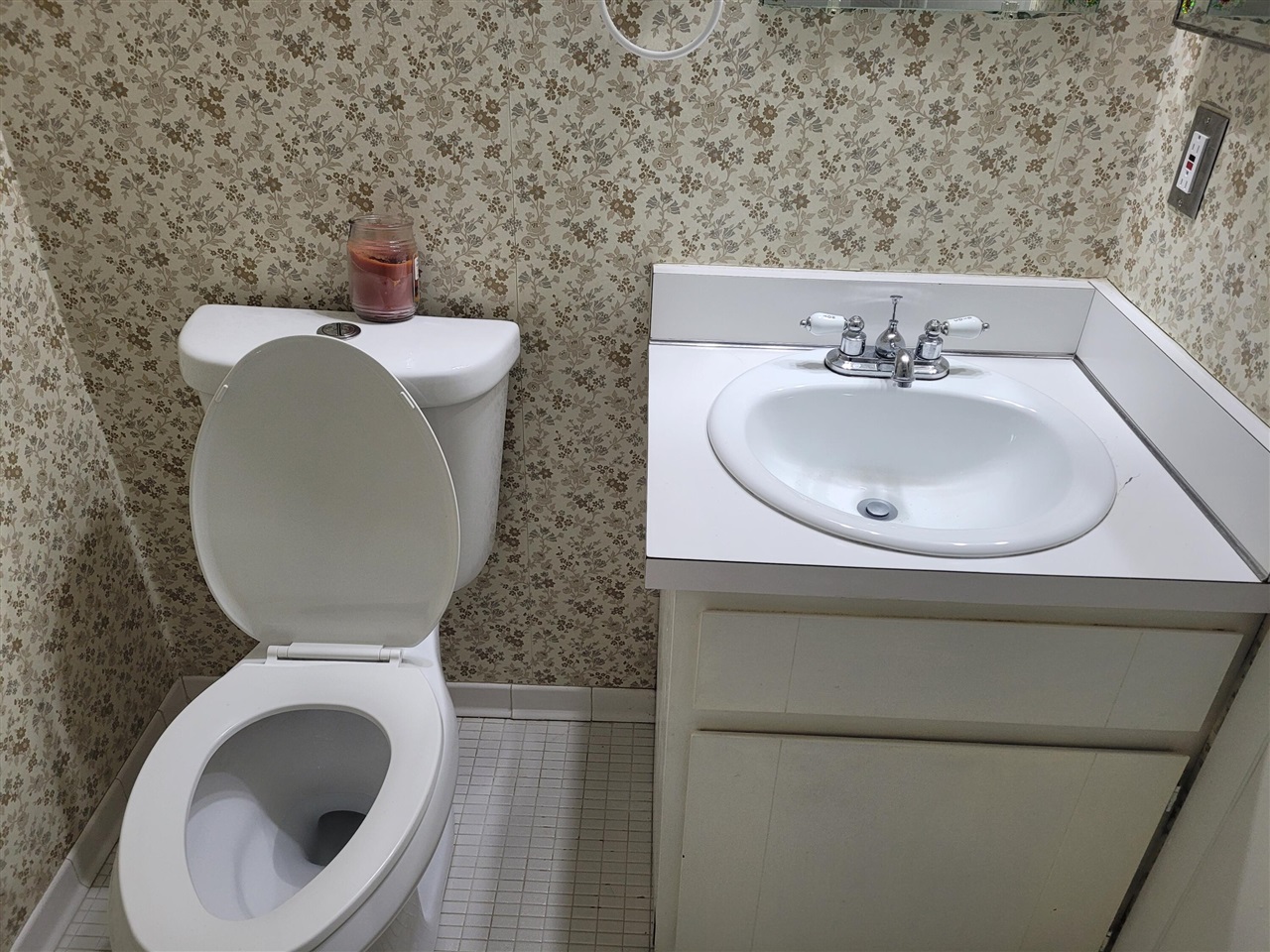 30224 Southfield Road Property Photo 8