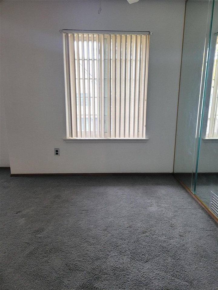 30224 Southfield Road Property Photo 9