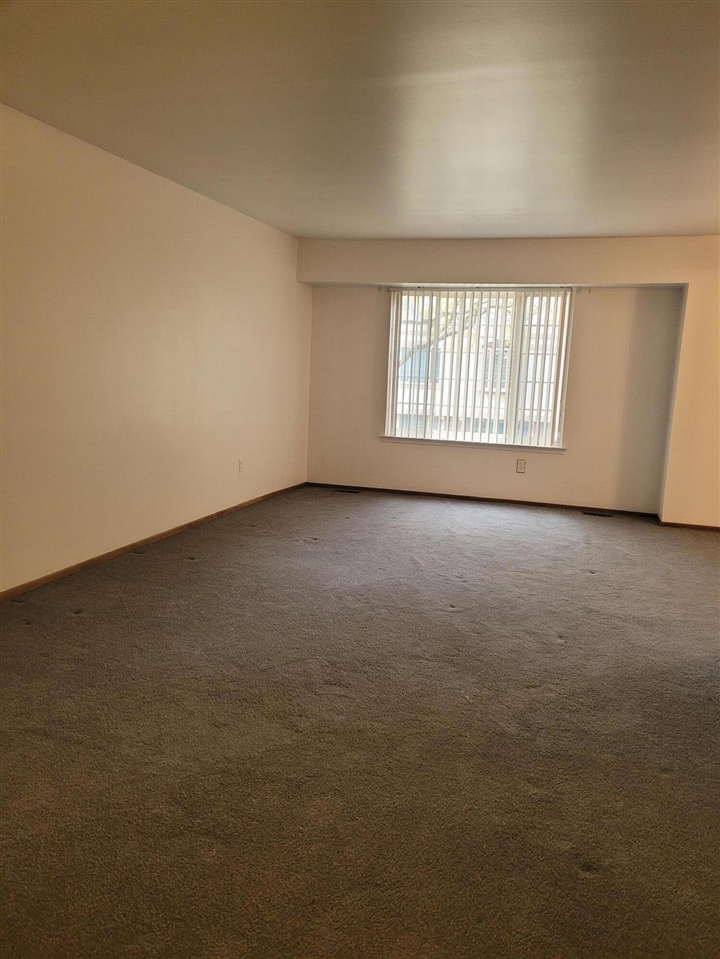 30224 Southfield Road Property Photo 11