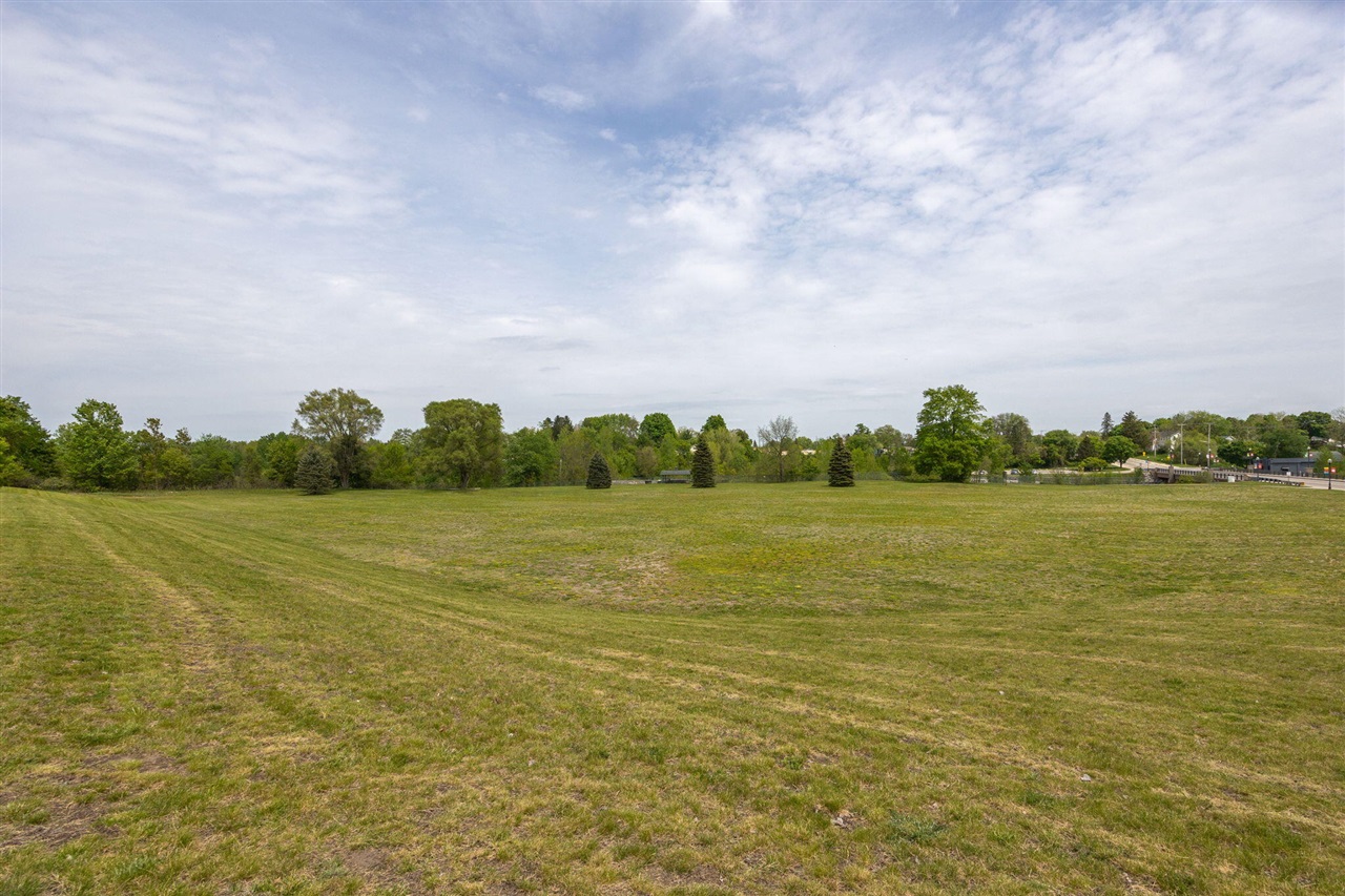 906 N State St Property Photo 7