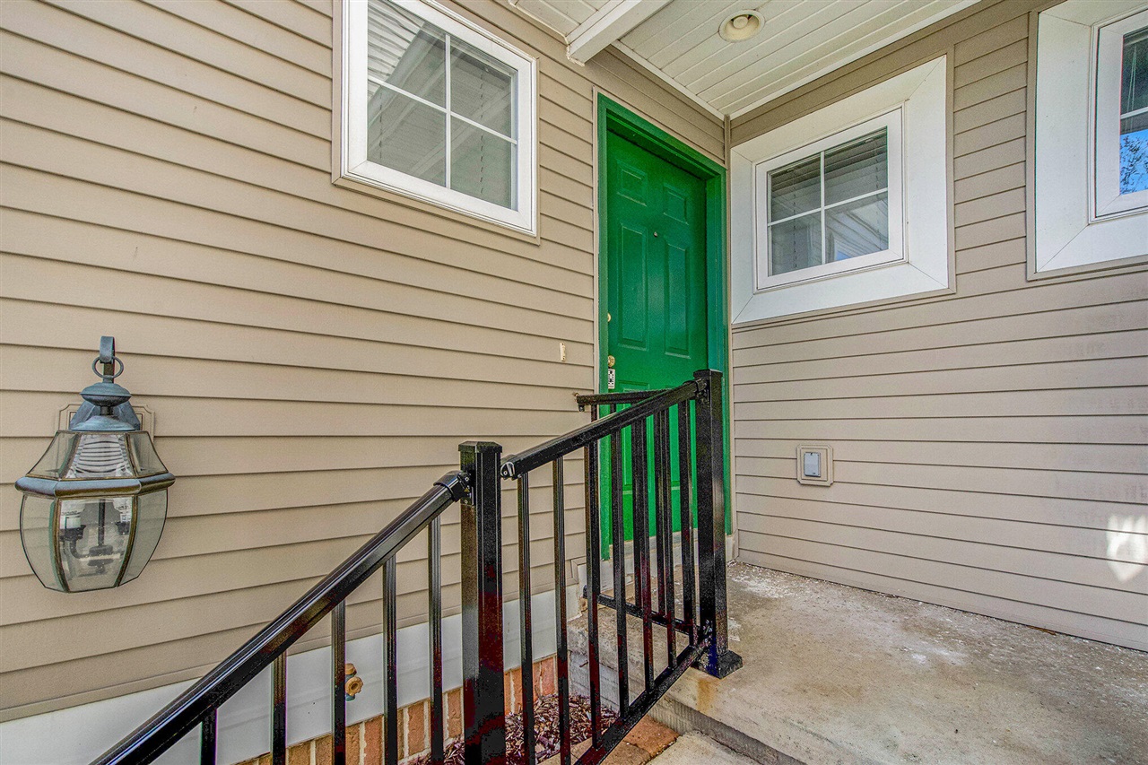 1740 S Maple Road Property Photo 4