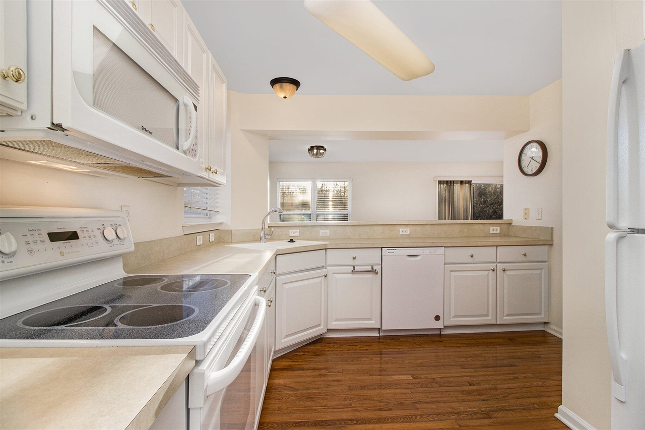 1740 S Maple Road Property Photo 8
