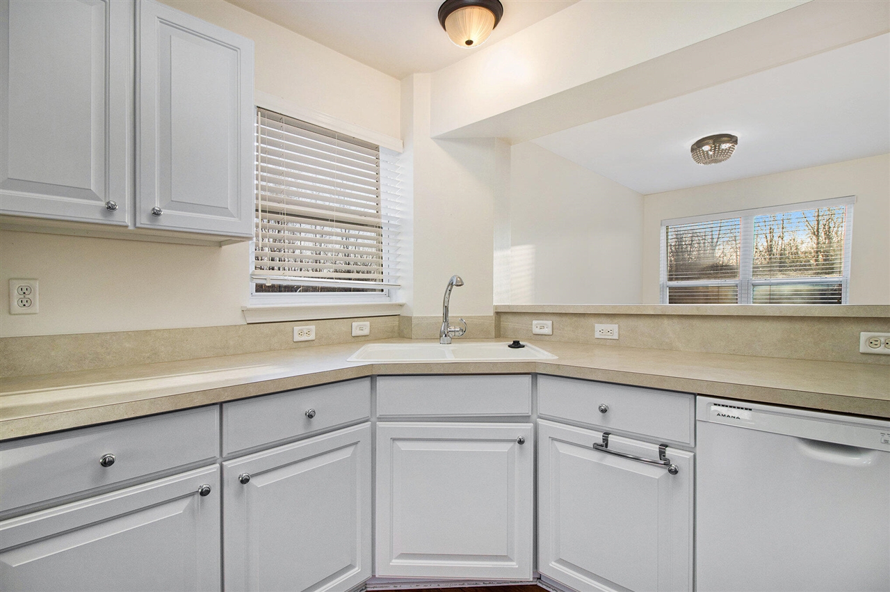1740 S Maple Road Property Photo 10