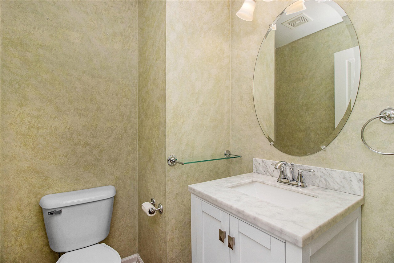 1740 S Maple Road Property Photo 13