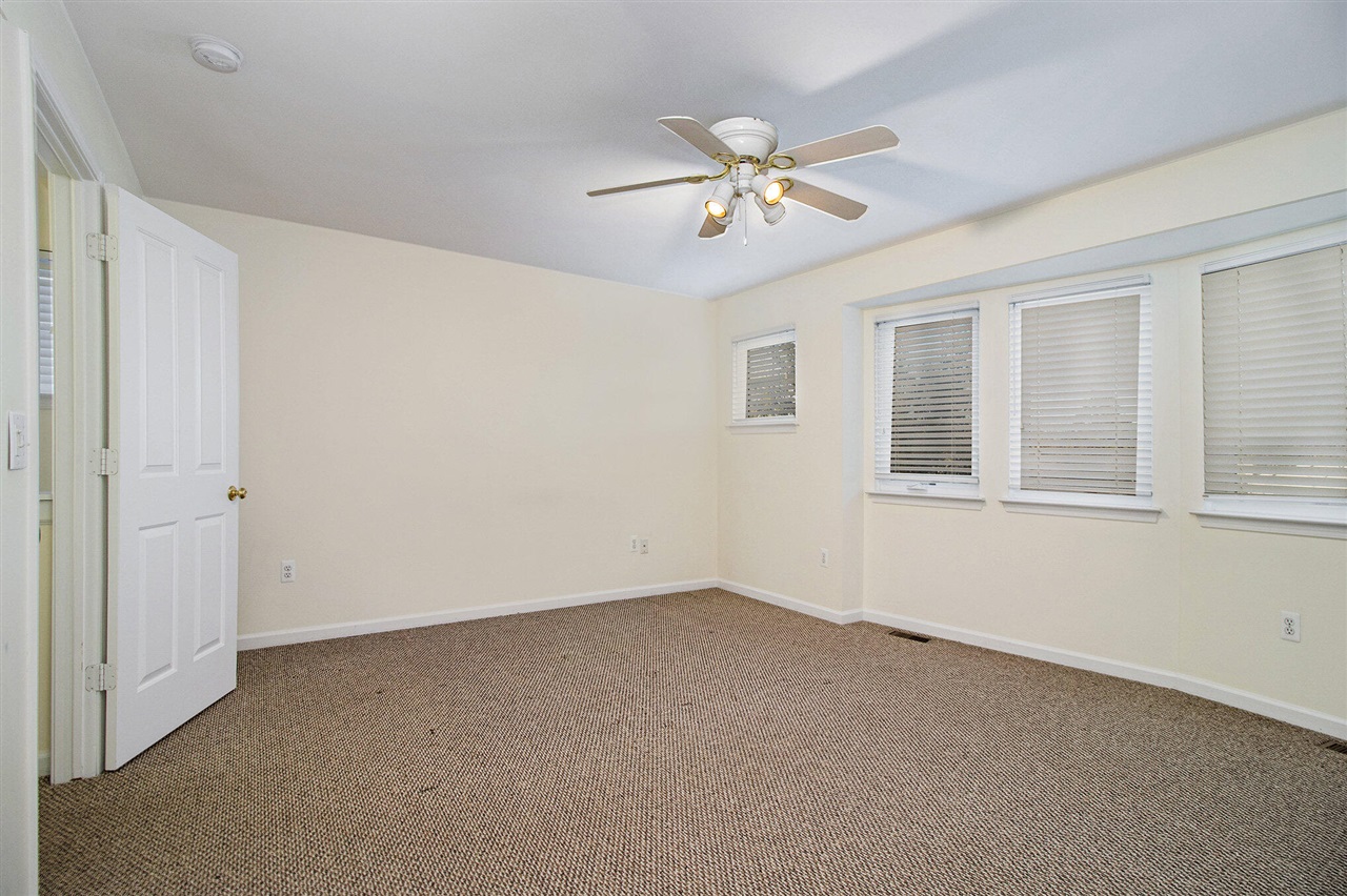 1740 S Maple Road Property Photo 15
