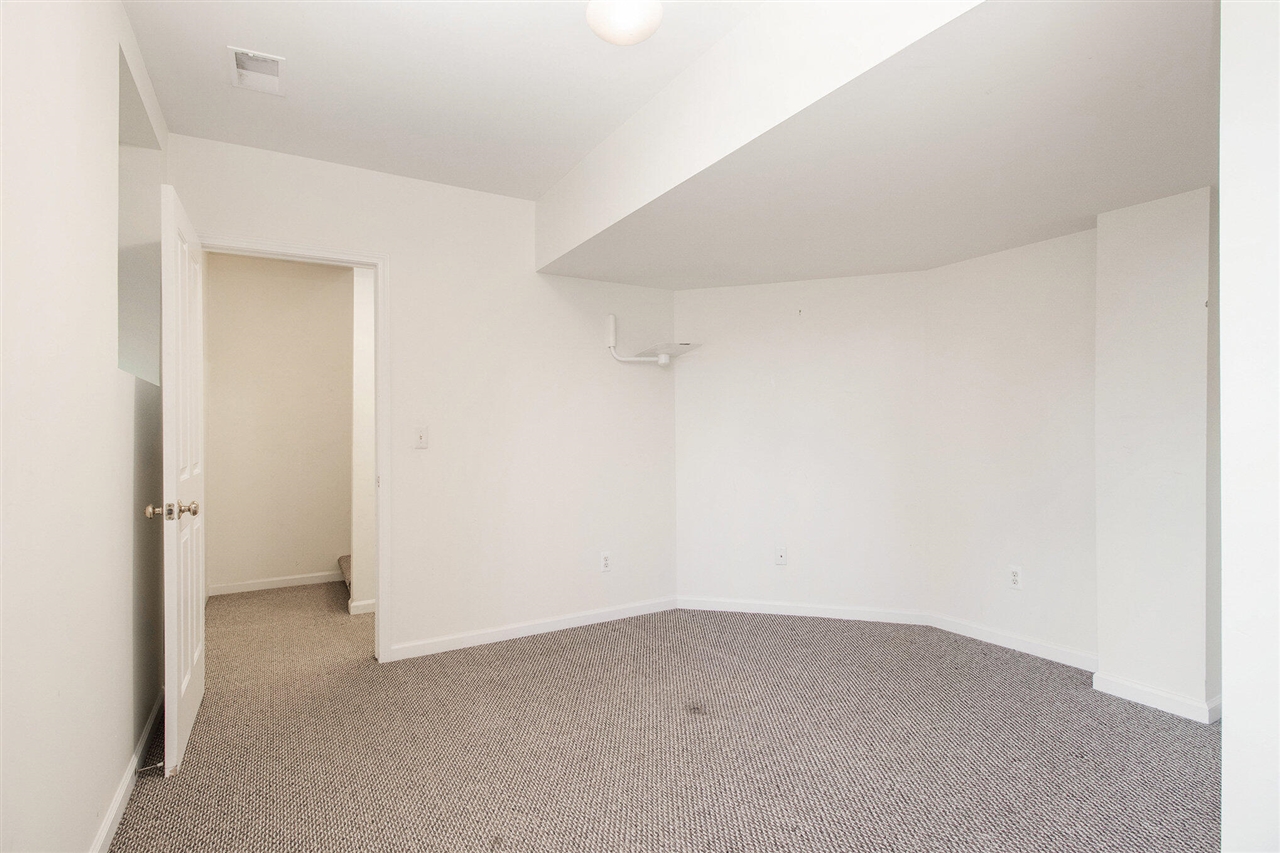 1740 S Maple Road Property Photo 24