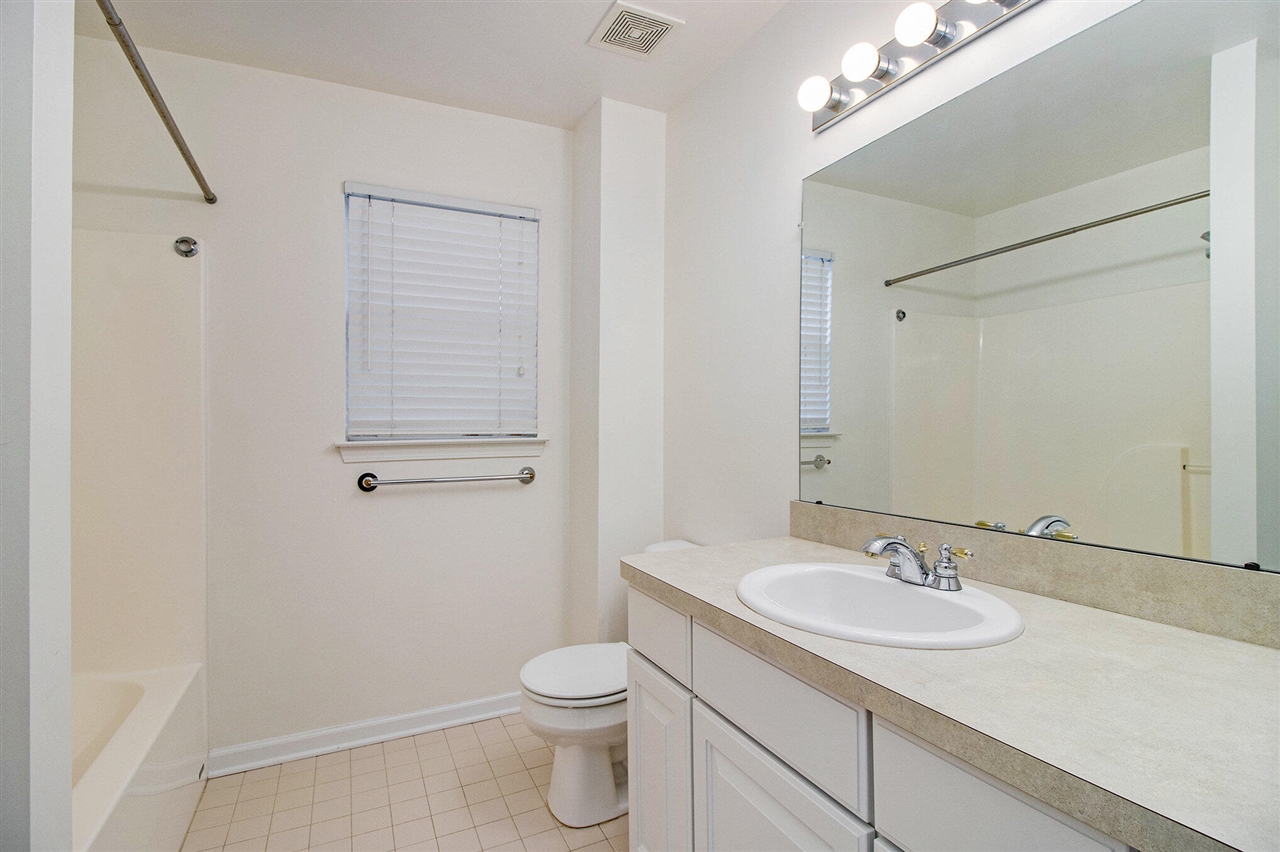 1740 S Maple Road Property Photo 26