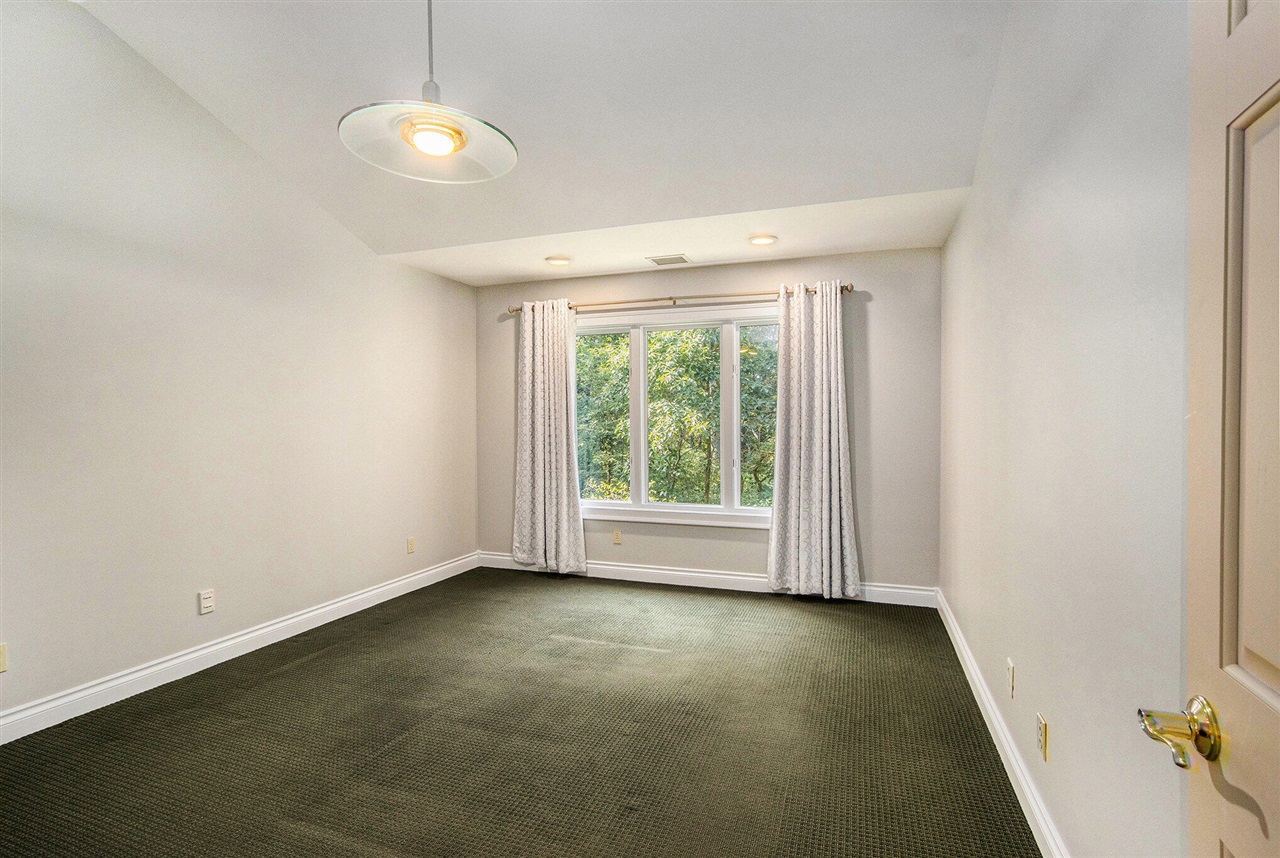 7950 Moorsbridge Road Property Photo 11