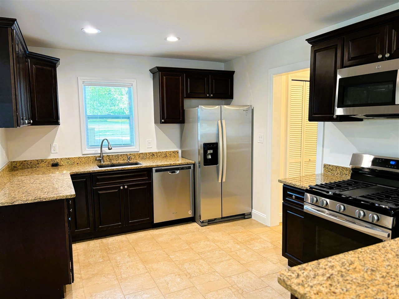 70406963 Property Photo 13