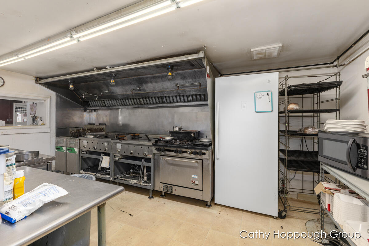 112 N State Street Property Photo 14