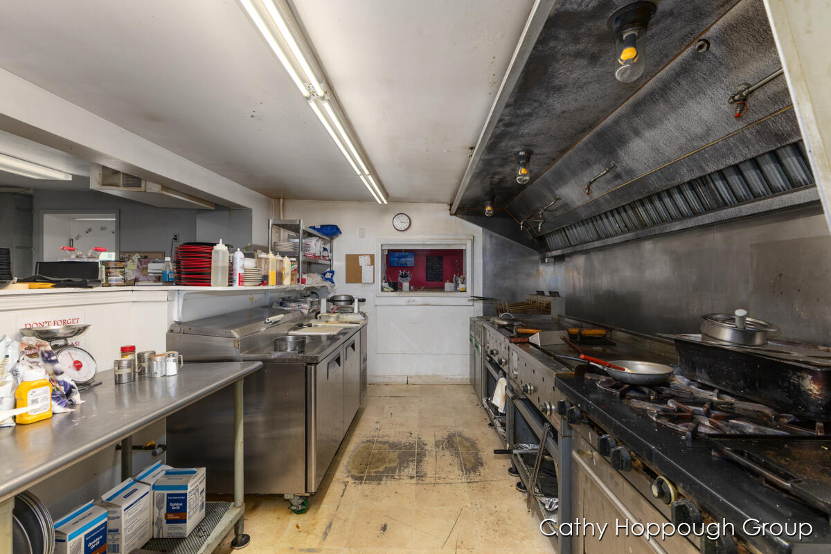 112 N State Street Property Photo 15
