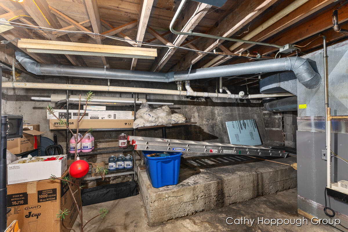 112 N State Street Property Photo 18