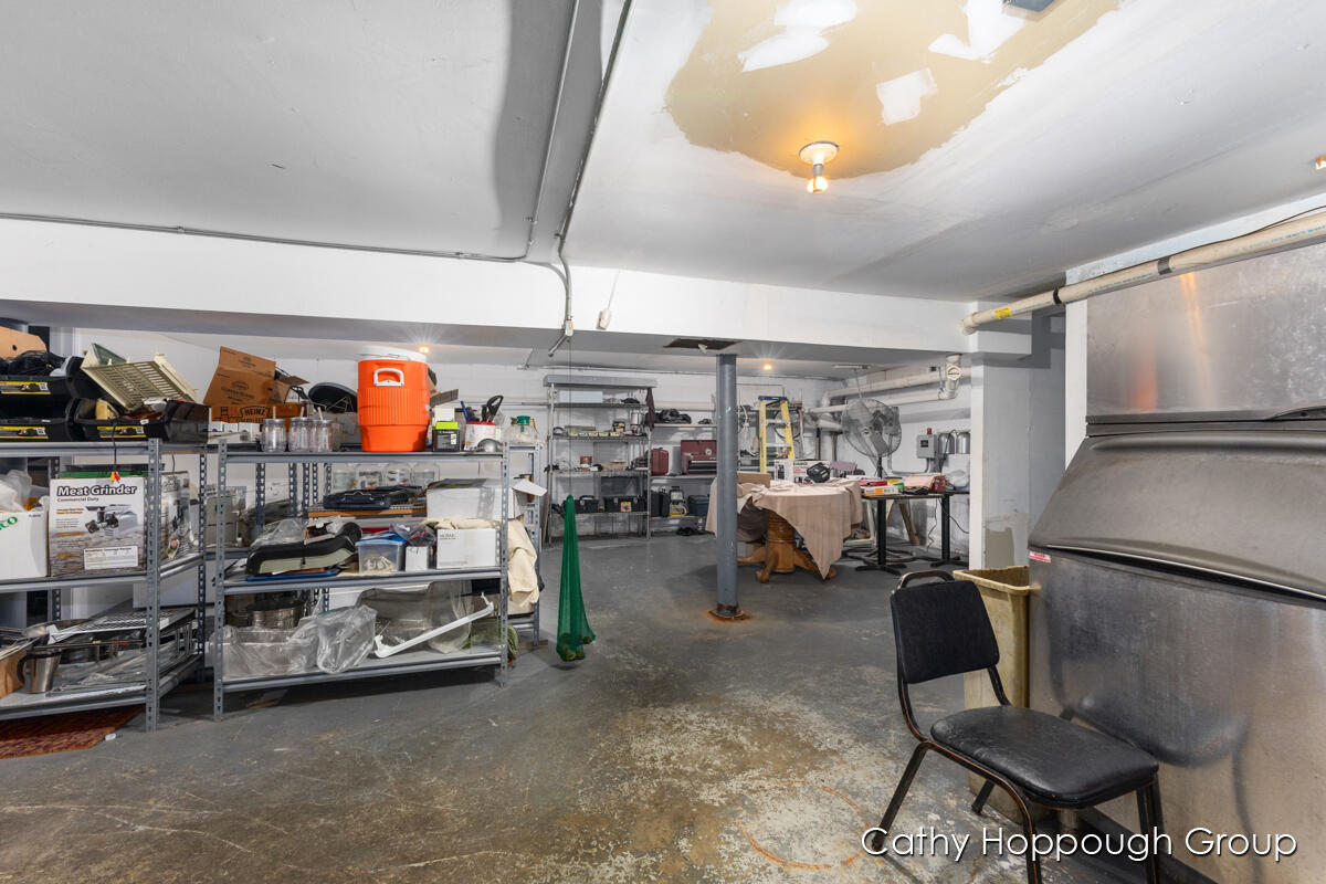 112 N State Street Property Photo 19