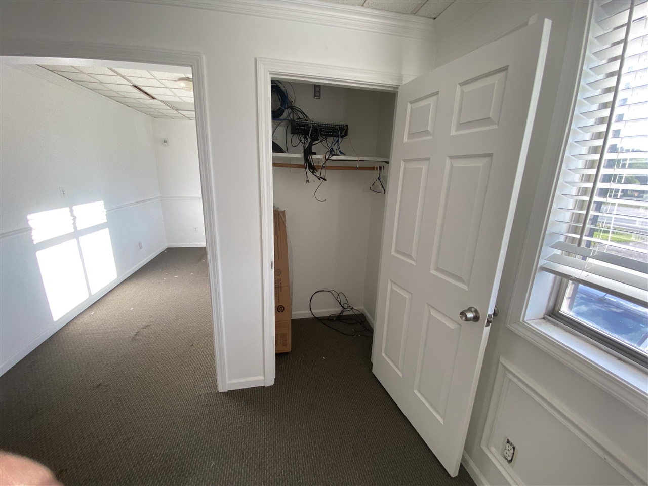 26440 Southfield Road Property Photo 6