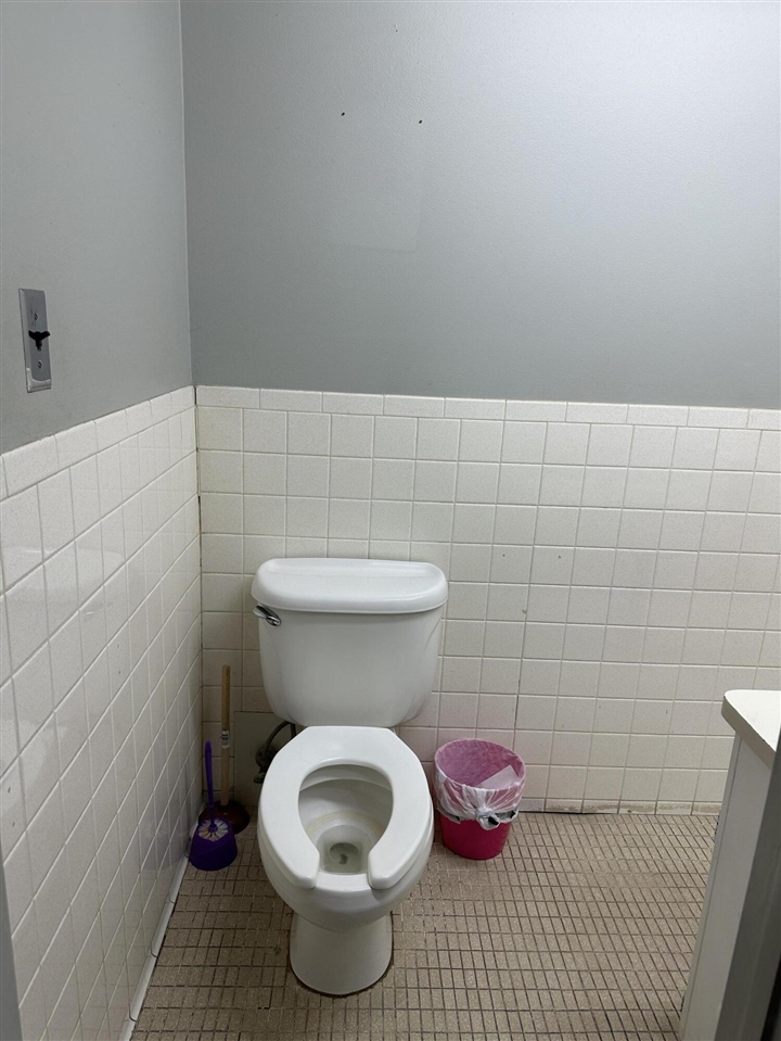 26440 Southfield Road Property Photo 4