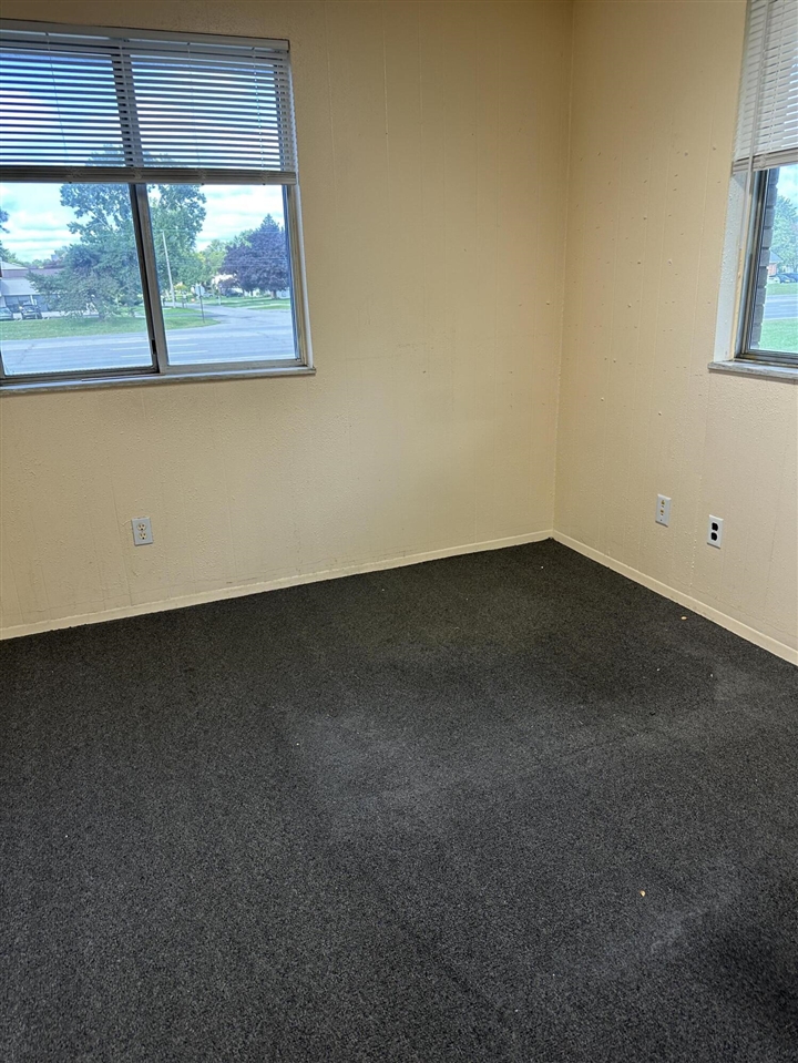 26440 Southfield Road Property Photo 11