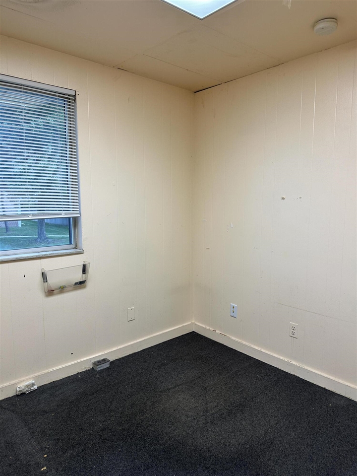 26440 Southfield Road Property Photo 13