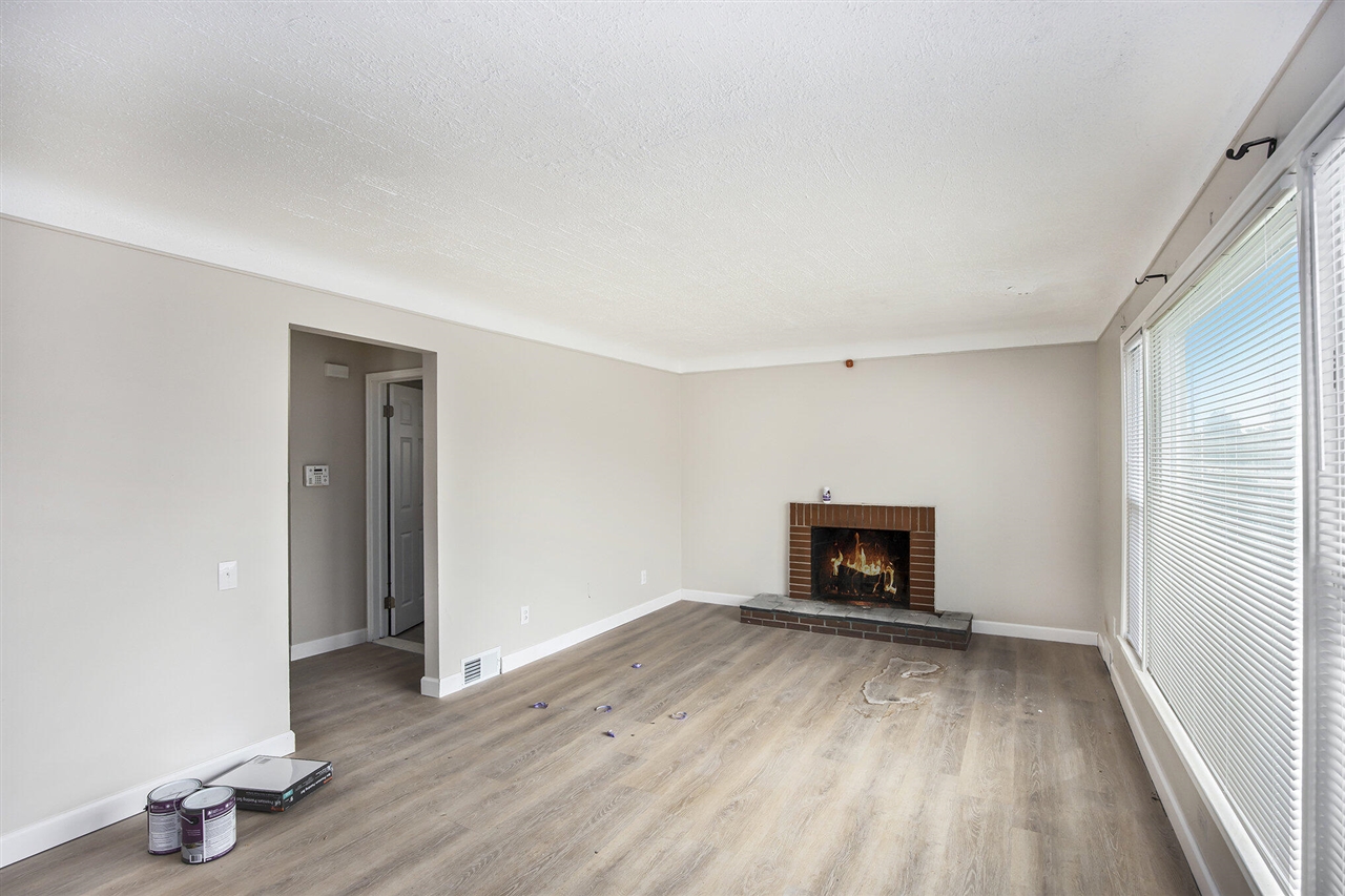 10793 E Outer Drive Property Photo 6