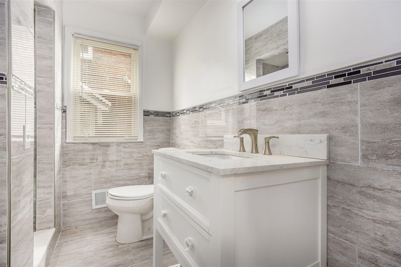 10793 E Outer Drive Property Photo 13