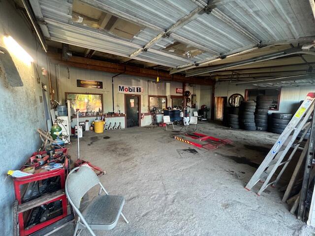 820 S Division Avenue Property Photo 5