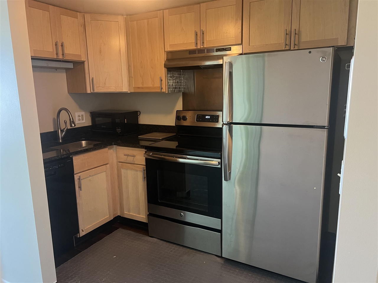 555 E William Street Property Photo 3
