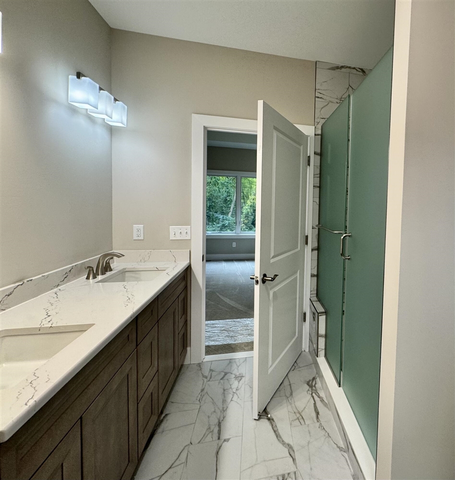 9004 Charter Oak Lane Property Photo 10