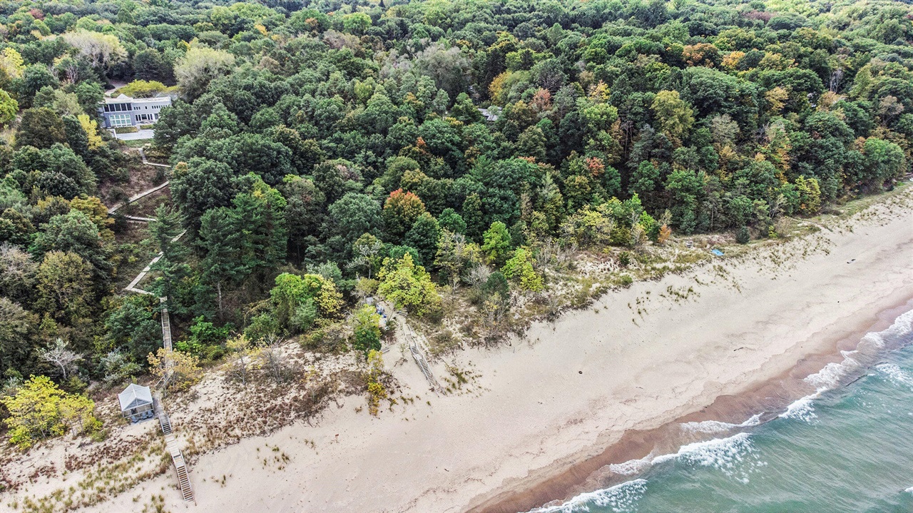 Vl # 2 Dune Road Property Photo 2